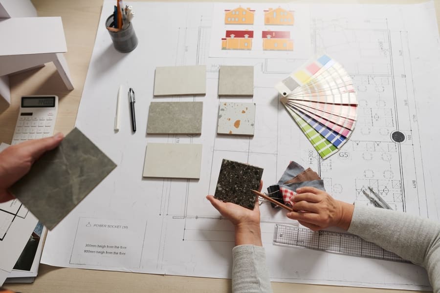Choix des nuances de couleurs et des manitères pour la rénovation d'une maison